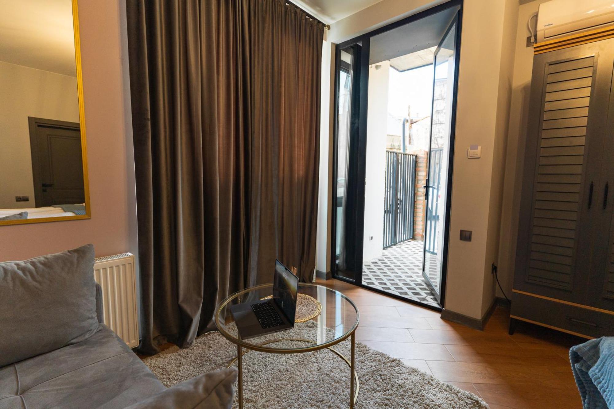 Trinity Hotel Тбілісі Екстер'єр фото